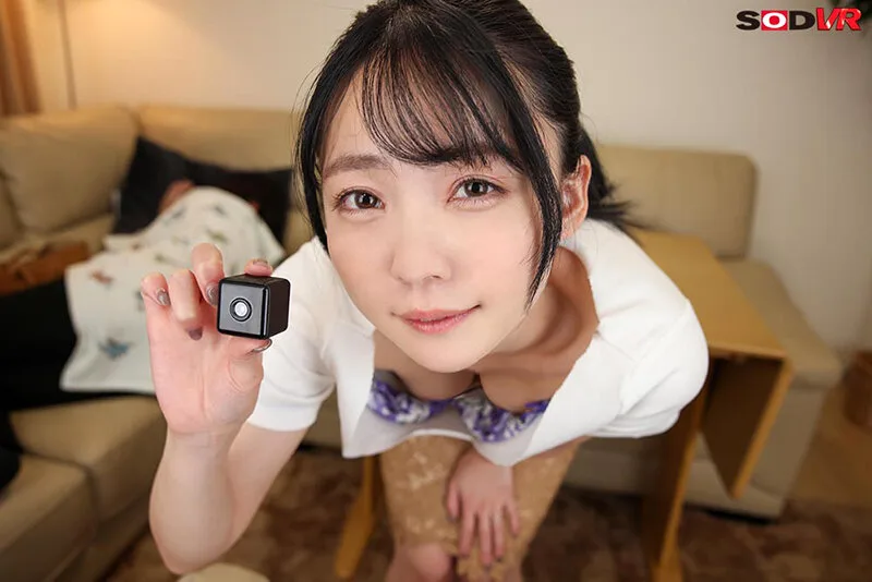 【VR】【8K】隣に引っ越してきた美人な人妻さんは胸元が空いた服装で乳首をチラ見せして小悪魔的に誘惑。 美ノ嶋めぐり サンプル画像12