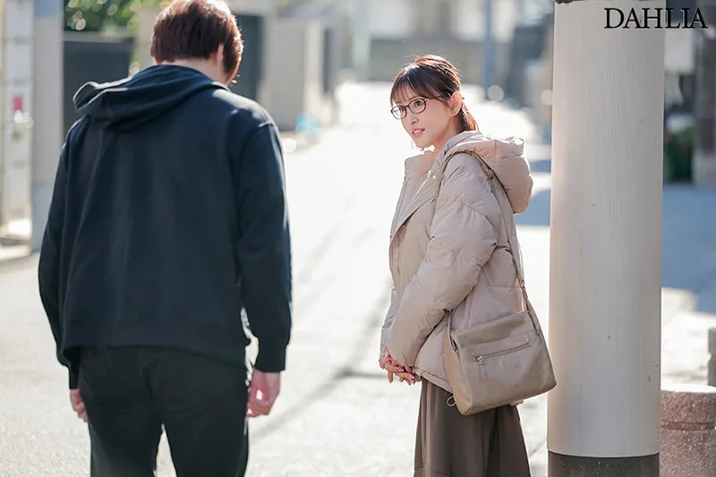 こんなおばさんでもナマでしてくれますか? 角奈保 サンプル画像1