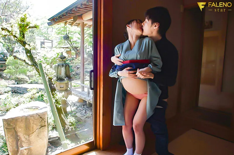 子作り目的でやってきた新婚旅行中の旦那さんをこっそり寝取り淫語で誘惑SEXしちゃう仲居さん 御園もも サンプル画像10