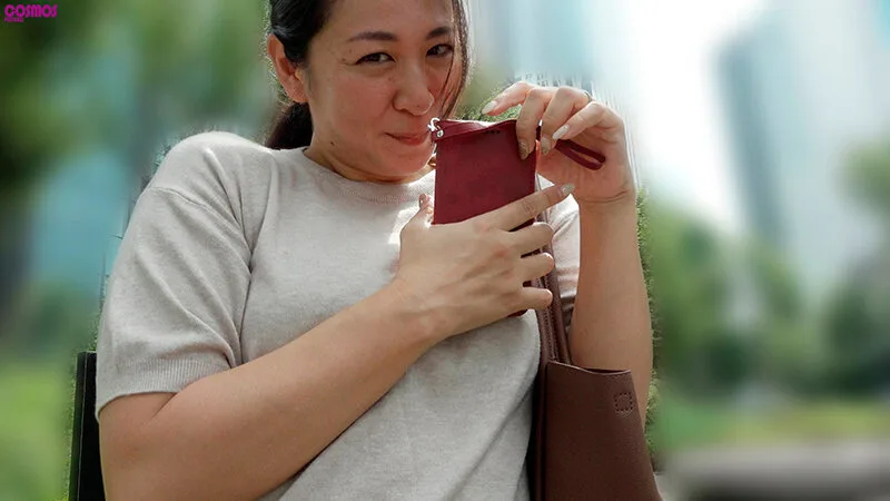 子持ちのおばさんだけどおち〇ぽ欲しいの カエデさん(43歳) サンプル画像1