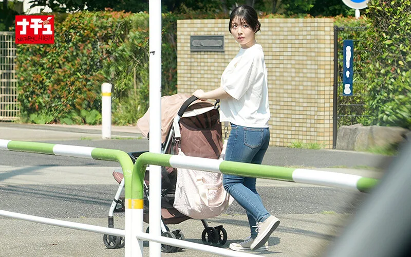 中に出してもいいから止まってください!!!押さえつけて逃がさないエンドレス奥突きバウンドピストンでイキ壊れた女5 推定Gカップ 色白妻 サンプル画像2