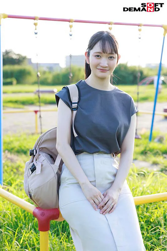 こどもに1人1台ずつゲーム機を買うのって甘やかし過ぎですか？ 桃井ゆづき 34歳 素人人妻がAV初出演 サンプル画像3