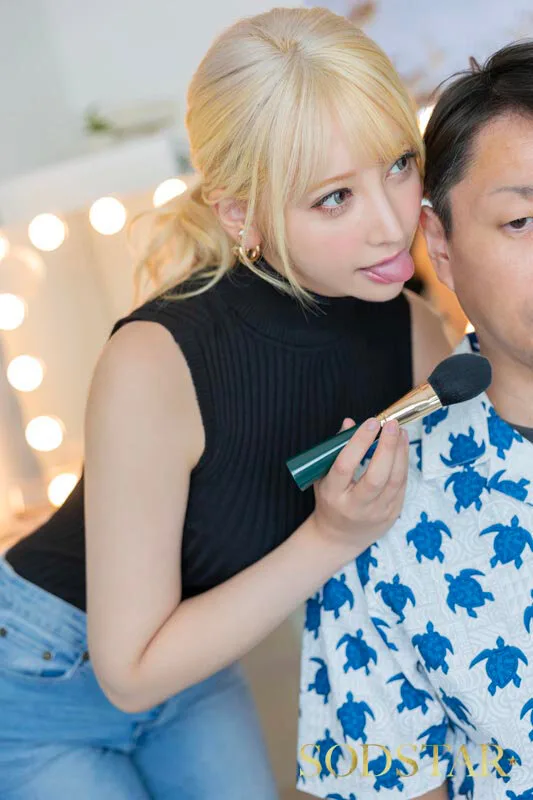 楽屋裏NTR 妖艶な長舌ヘアメイクと売り出し中の若手俳優のちんシャブ尺八密会11発 夏目響 サンプル画像18