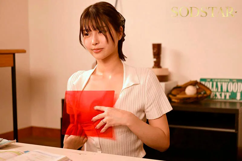 実家に嫁いできた奥さんは俺の家族が男クサさ抜群の性癖ど真ん中だったらしく、家族に忍んで全員とハメまくる絶倫人妻だったのでガテン系一家ファミリークラッシュ! 唯井まひろ サンプル画像11