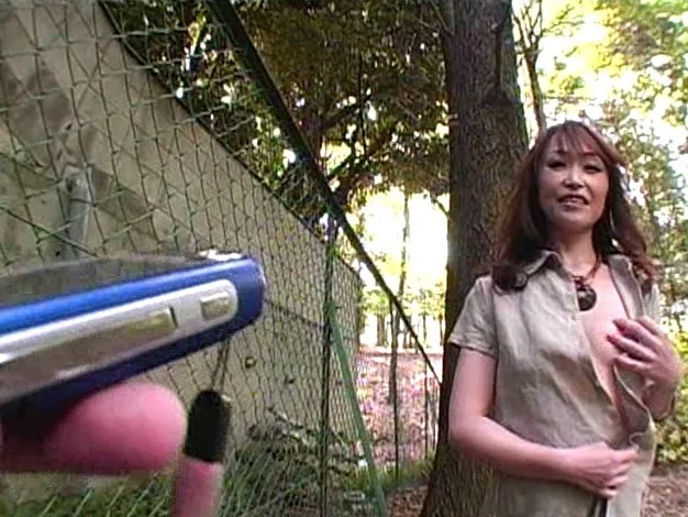 Age40 黒木小夜子 人妻 野外露出輪● サンプル画像7