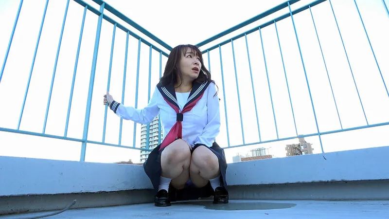 セーラー服熟女失禁羞恥 よしい美希 サンプル画像2