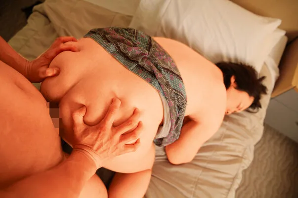 だらしないカラダこそ極上!!熟乳妻たちの恵体12人4時間 サンプル画像1
