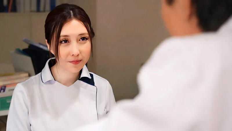 熟女看護師院内不倫～看護師長の秘密～ 真宮さん サンプル画像1