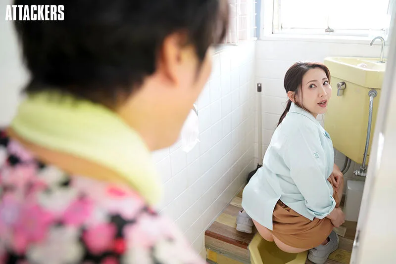 トラック野郎と欲求不満な不倫妻 パート先の若い男の、夫にはない男臭さにどうしようもなく濡れて… 妃ひかり サンプル画像2