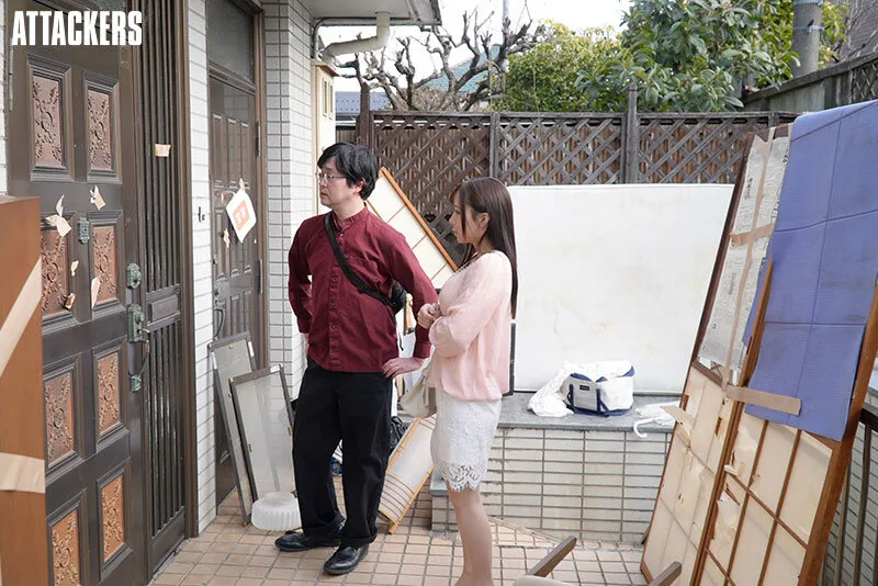 ゴミ屋敷で暮らす義父の汚精子で顔も子宮もぐちゃぐちゃにされた人妻。 海老咲あお サンプル画像1