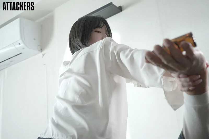 捜査官を引退した私と愛娘の前に現れたのは父を殺した男。この世で最も憎い男に孕むまで犯●れ続けた私。 三宮つばき サンプル画像5