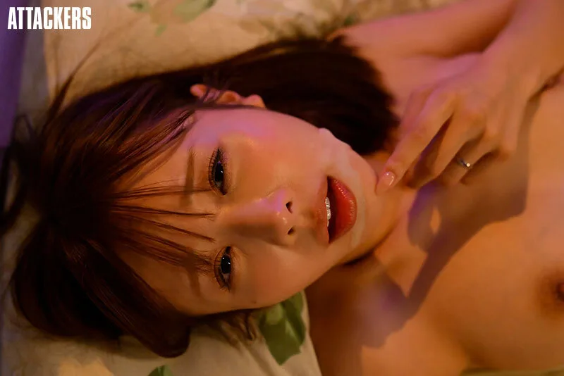 「お前の奥さん一か月間貸してくれよ。」僕が絶対に断れない状況で妻が上司に抱かれる夜。 栗山莉緒 サンプル画像10