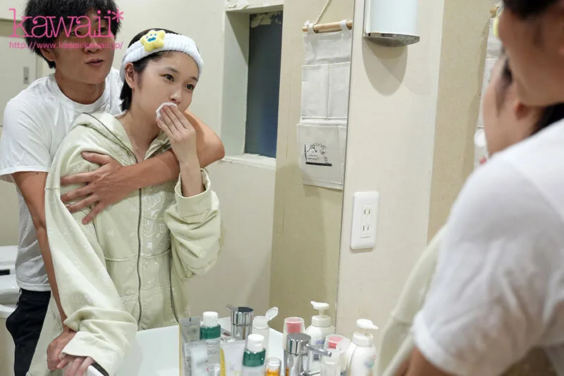 「ゴムなくなっちゃった…生でもいいですよ」終電なくなり後輩女子社員の部屋に… 無防備すぎる部屋着と乳首ポッチに興奮した僕は妻ともしたことない人生初中出し 一晩中モウレツにハメ狂った… 松岡美桜 サンプル画像7