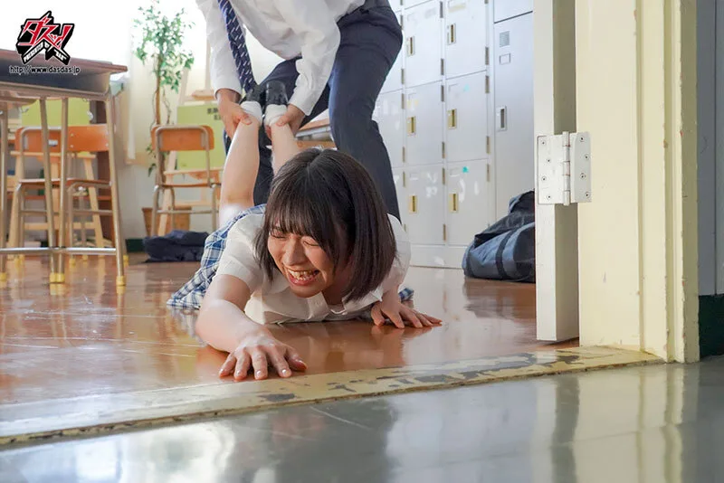 華著スレンダーで可愛い僕のなっちゃんは、夏休み中に美術部顧問に心も身体も寝取られました。 東條なつ サンプル画像1