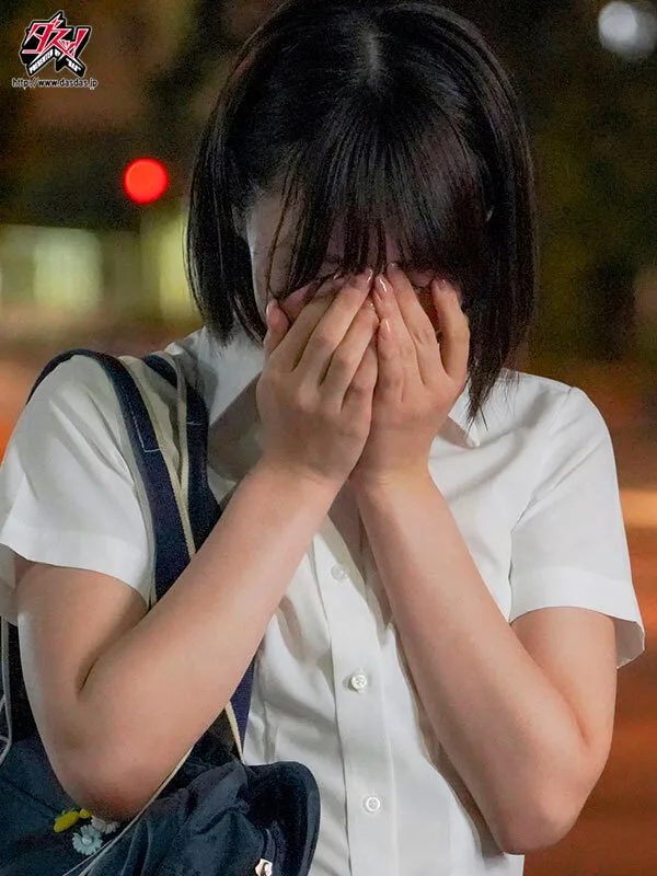 華著スレンダーで可愛い僕のなっちゃんは、夏休み中に美術部顧問に心も身体も寝取られました。 東條なつ サンプル画像4