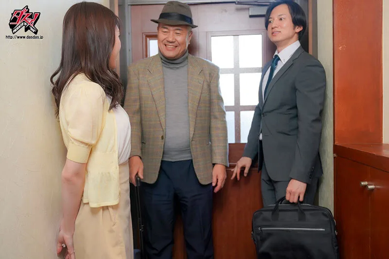 華奢スレンダーで清楚な妻が俺の親父に寝取られ種付けプレスされていた。 花里アカリ サンプル画像11