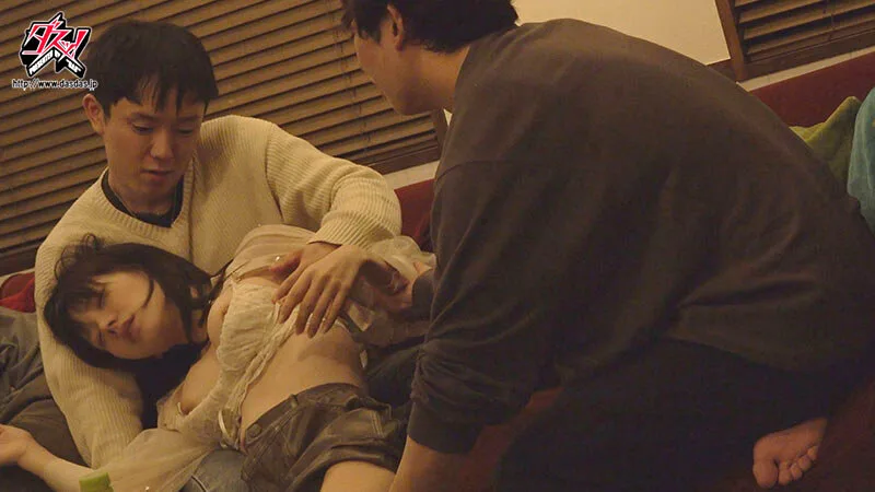 僕だけがセックスできない宅飲み輪●BSS。 五日市芽依 サンプル画像2