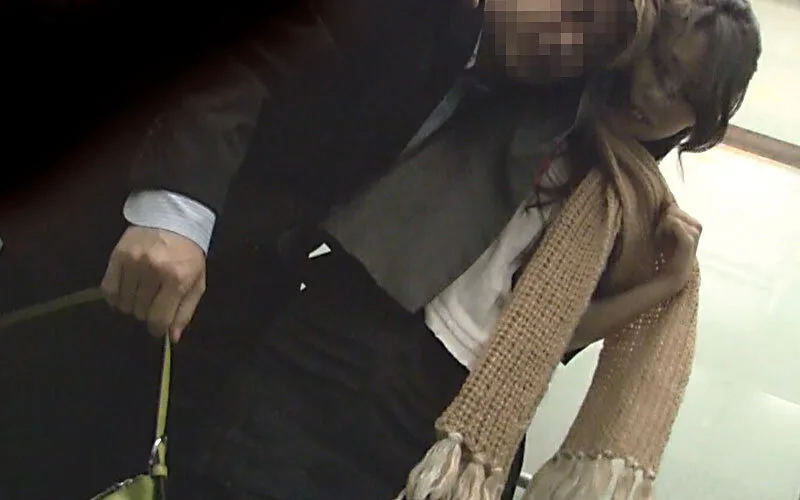 憧れていた美人OL(既婚)が終電逃してボクと相部屋に…4時間 サンプル画像1