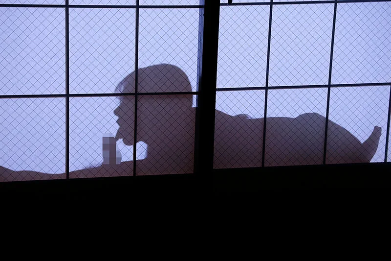 美人義母の障子越しシルエットSEXを毎日覗いていることに気づかれて…父が出張中、童貞の僕を寝室に連れ込み何度も中出しさせてくれた義母との秘密の家庭内NTR 望月りんね サンプル画像4