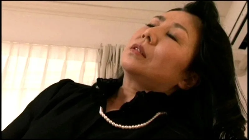 母子相姦 未亡人の母 三井彩乃 サンプル画像1