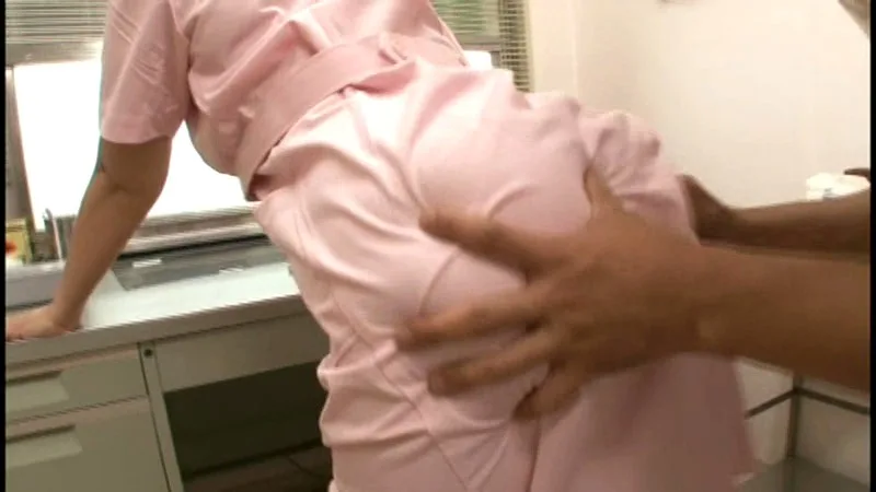 息子に抱かれた看護士の母 岩下ちづる サンプル画像12