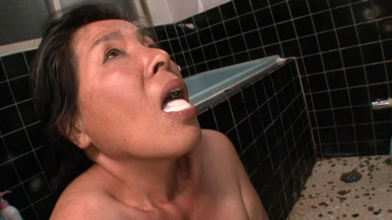 六十路隔世近親相姦2～祖母と孫の秘密の契り～ 帰省した孫に身体を奪われる六十路お婆ちゃん快楽性交尾生中出し 舟木加寿子 サンプル画像13