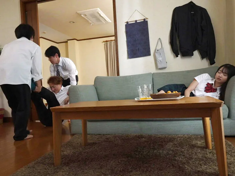 「夢の中でも俺達のこと馬鹿にしてるんだろ!!」クソ生意気な弟の彼女をわからせ眠姦レ×プ 望月つぼみ サンプル画像1