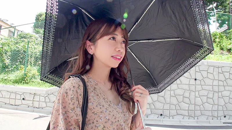 SNSでナンパした美人人妻が、旦那以外の身体に興奮してドエロい本性さらけ出しちゃいました! 大浦真奈美 サンプル画像1