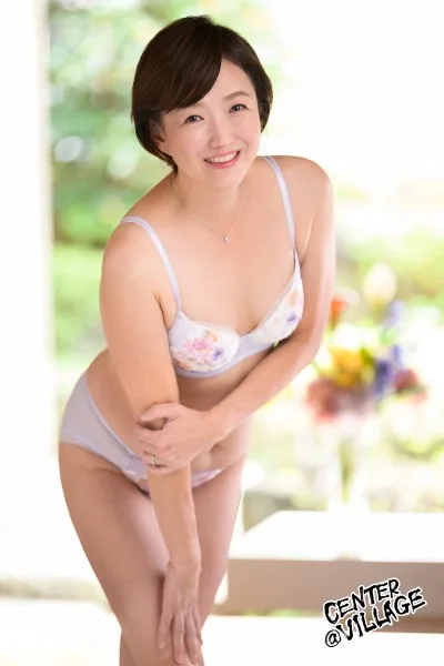 初撮り五十路妻ドキュメント 鎬すみれ サンプル画像2