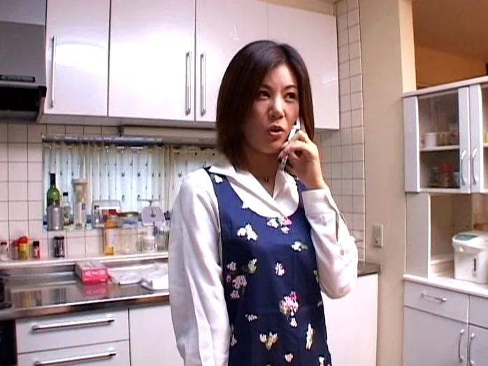 中出し近親相姦 母さんのテレフォンSEXと僕 藤木未央 サンプル画像1