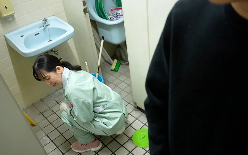 素人の縛り生中出し【色白ぽっちゃり肉便器妻編】近所のぽっちゃり奥さんは僕らのお掃除をしてくれる卑猥な肉便器雌豚でした。 成田かなこ サンプル画像2