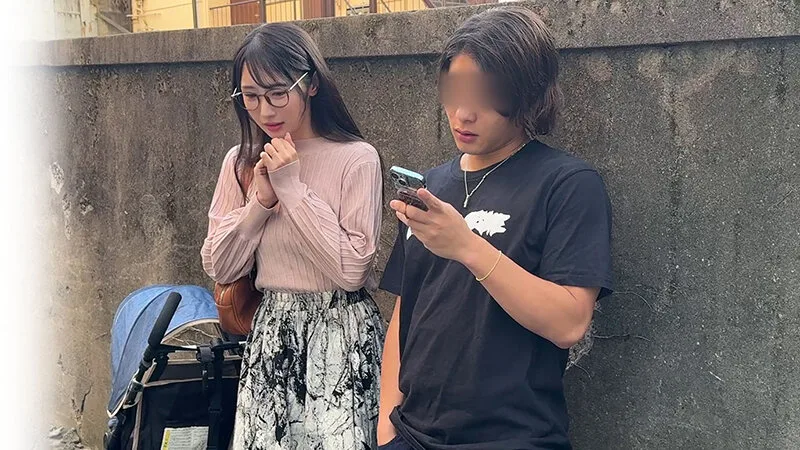 ホスト狂いのシンママは奴●気質の貢ぐちゃん。ドMご奉仕勘違い女。 小野坂ゆいか サンプル画像4