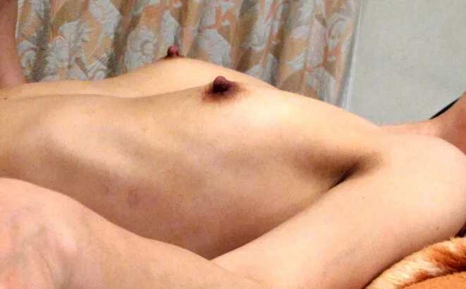 乳首イキ連発！！スレンダーBODYの貧乳美人妻 40人8時間 サンプル画像10