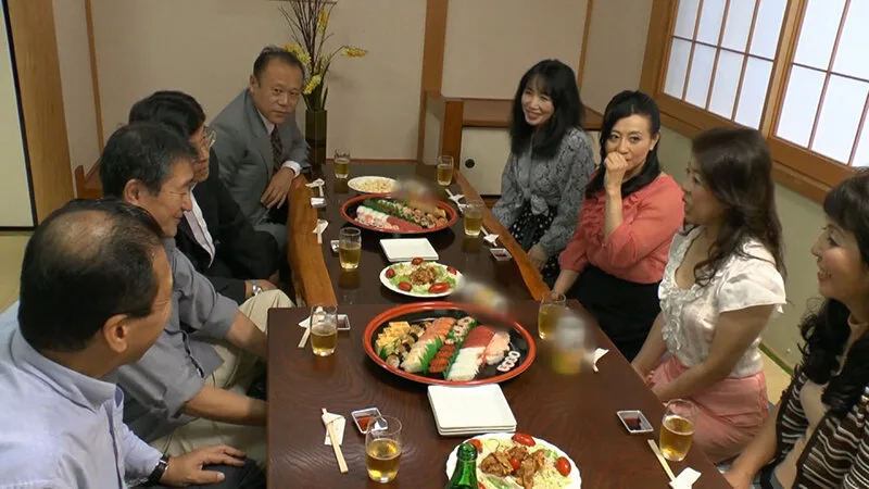 熟女同窓会!憧れの同級生や先生と甘い一夜を過ごす!ドラマ3選! サンプル画像6