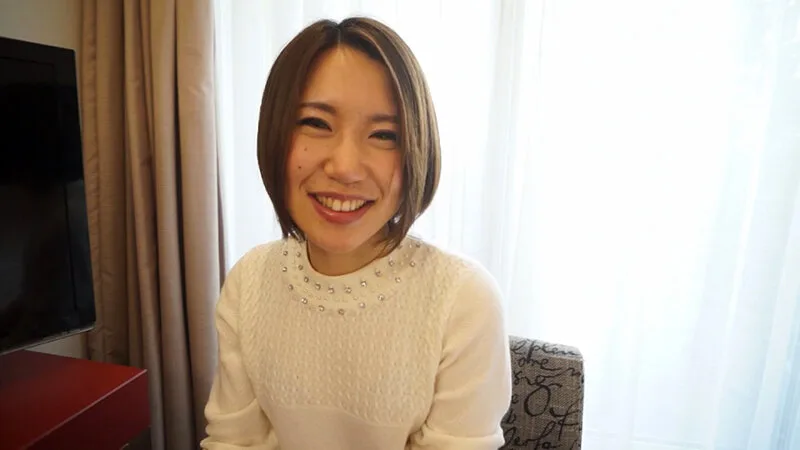 【ひと狩りいこうぜ！】快楽ストレスが溜まっている奥様同士でオトコを狩りにくる新〇歌舞〇町で流されて狩られてみたら… サンプル画像1