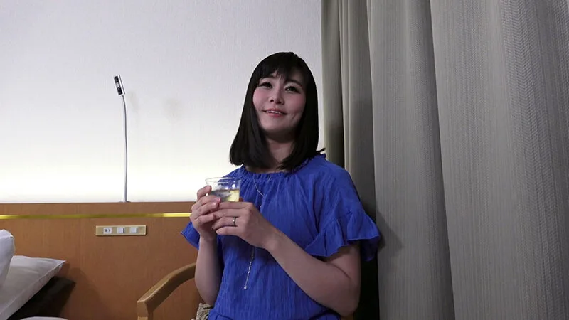 男も堪らず口内発射!しゃぶりながらアソコを濡らすドエロ妻! サンプル画像1