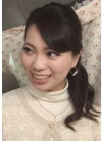 商社勤めの旦那を持つ美人妻、街頭インタビューを断り切れずの激熱個室タイム！