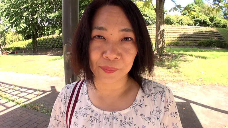 超絶感度で何度も絶頂を繰り返す逸材熟女!男優SEXで強烈な快感を知った今、撮影SEXに嵌り癖になるドスケベ熟女! サンプル画像1