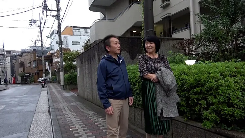 ふた組の熟年夫婦、それぞれの愛の形!スケベでお盛んな男女の淫靡な物語。 サンプル画像1