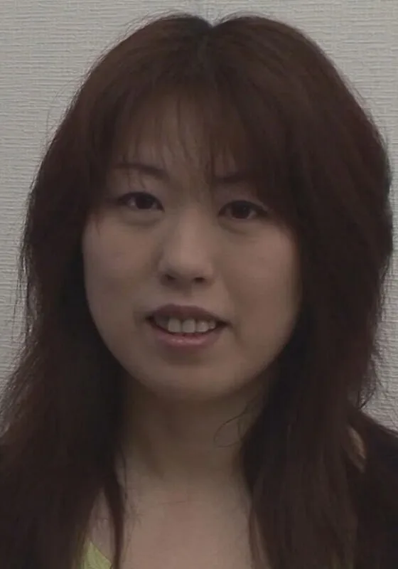 笑顔が可愛い童顔奥様!旦那が構ってくれない寂しさに耐え切れずAV出演!そんなイケナイ奥様にはガンガンSEXであつ~い精液をプレゼント!