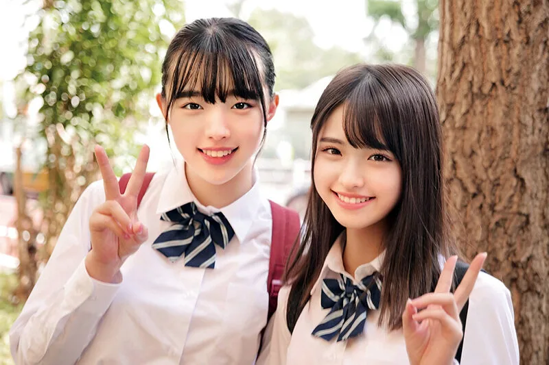 田舎からやって来た修学旅行生に東京観光ごっくんデート 精子を口に入れたままドキドキ散歩 周りに気づかれないようにごっくん かのんちゃん&まどかちゃん ラブラブカップル同士が互いのパートナーを交換するスワッピングゲームに挑戦!!相手の彼女&彼氏をより多く… サンプル画像1