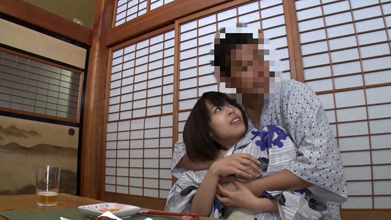 いろっぽい顔で○ンポを咥えてくれるオレの不倫彼女 紗藤まゆ サンプル画像1