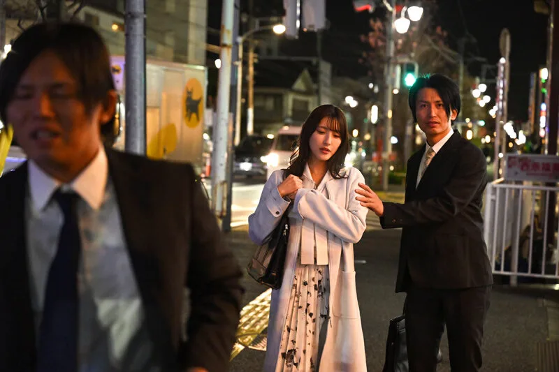 ホテルでの盗撮事件…既婚者同僚の絶倫棒でヨガリ狂う姿を配信された美巨乳妻 森沢かな サンプル画像7