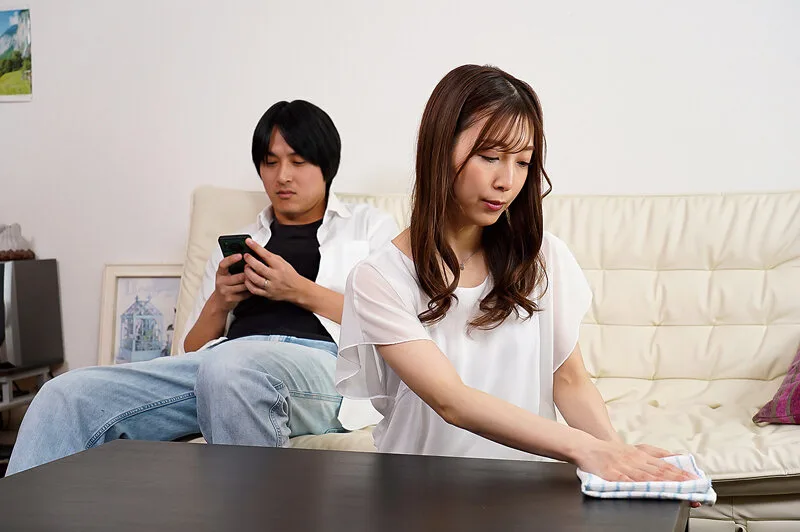 義父との同居で終わりを告げた、私の幸せな結婚生活 今井栞菜 サンプル画像1
