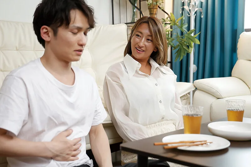 突然の豪雨でズブ濡れ… 帰れなくなった憧れの叔母さん 吹石れな サンプル画像3