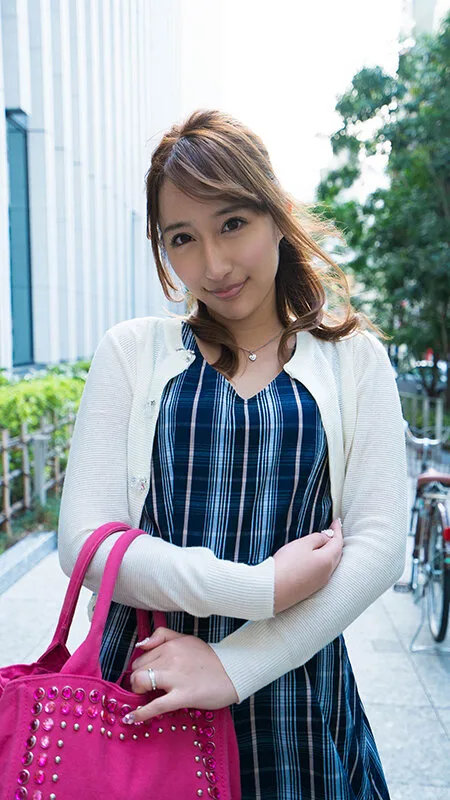 【清楚で品良くセレブな人妻たち】 ナンパ中出し ラグジュアリーエロス 36人8時間SP サンプル画像9
