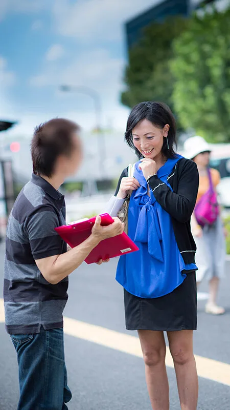 旅先で開放的になったところをすかさずナンパ 奥様の性欲爆発! 本能むき出しエッチ 人妻旅先不倫 12名4時間4 サンプル画像4
