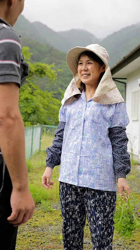 密かに欲求不満を抱えながら悶々と暮らしている 一見真面目な地方のおばさん 12人4時間3 サンプル画像3