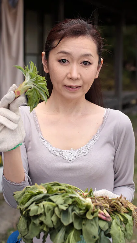 密かに欲求不満を抱えながら悶々と暮らしている 一見真面目な地方のおばさん 12人4時間3 サンプル画像4