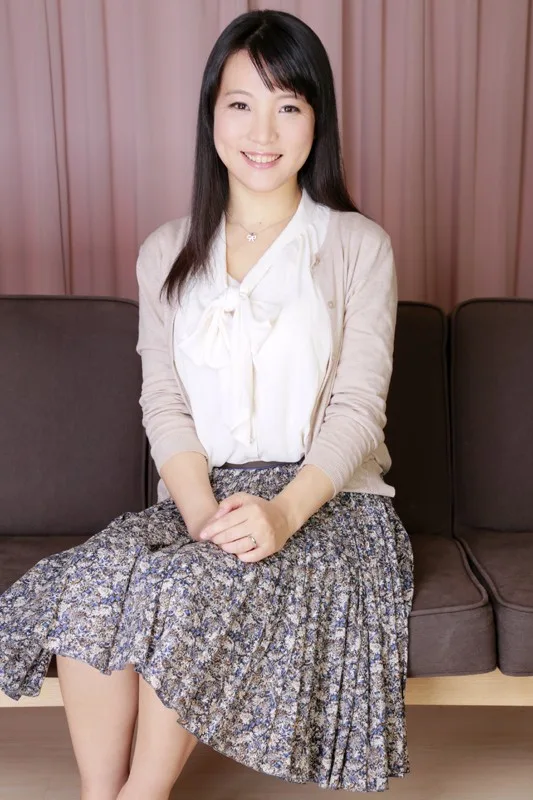潔癖な夫に物足りずアナルを欲しがる美魔女 四十歳 宮崎良美 サンプル画像13